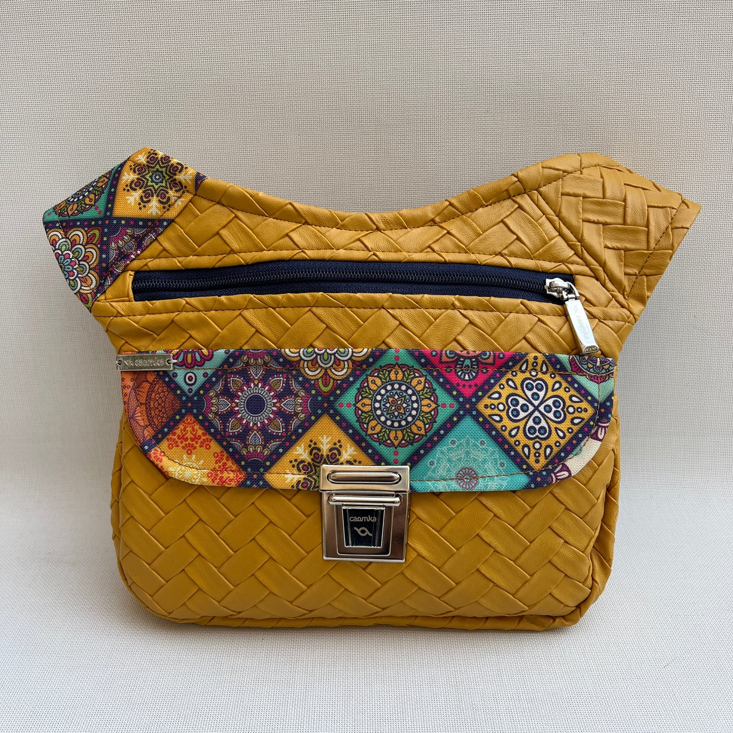 Special Yellow & Mandalas · Piel Vegana · Pieza Única Núm. 13120