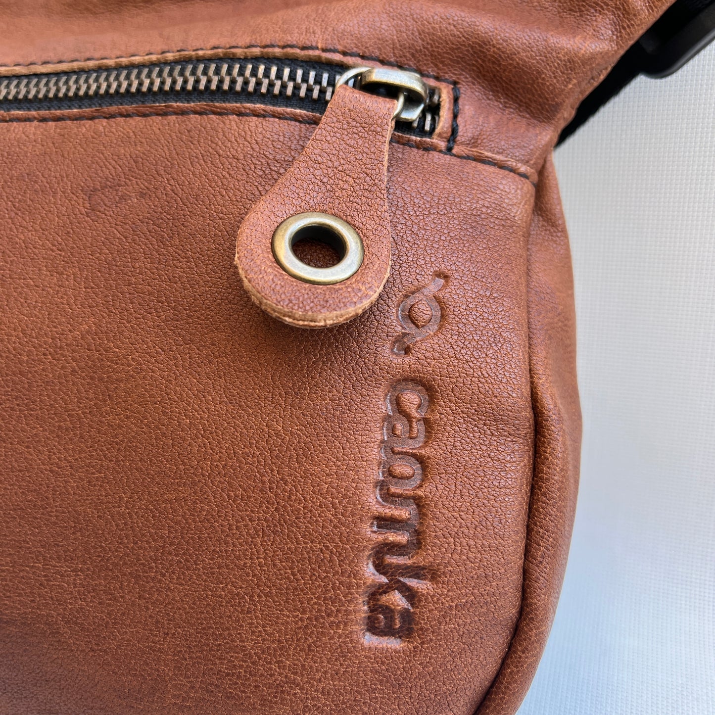 Special Brown · Piel natural BioCuir® · Pieza Única Núm. 10884