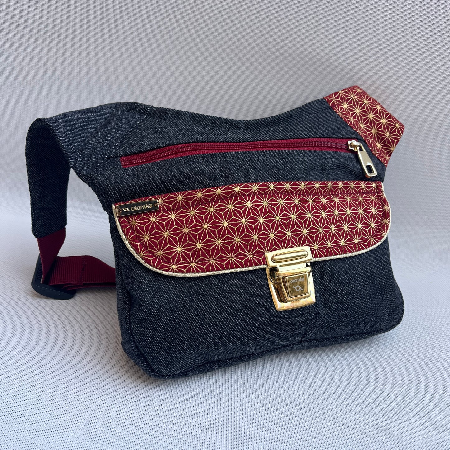 Special Black Jeans Geometric Golden · Pieza Única Núm. 13171