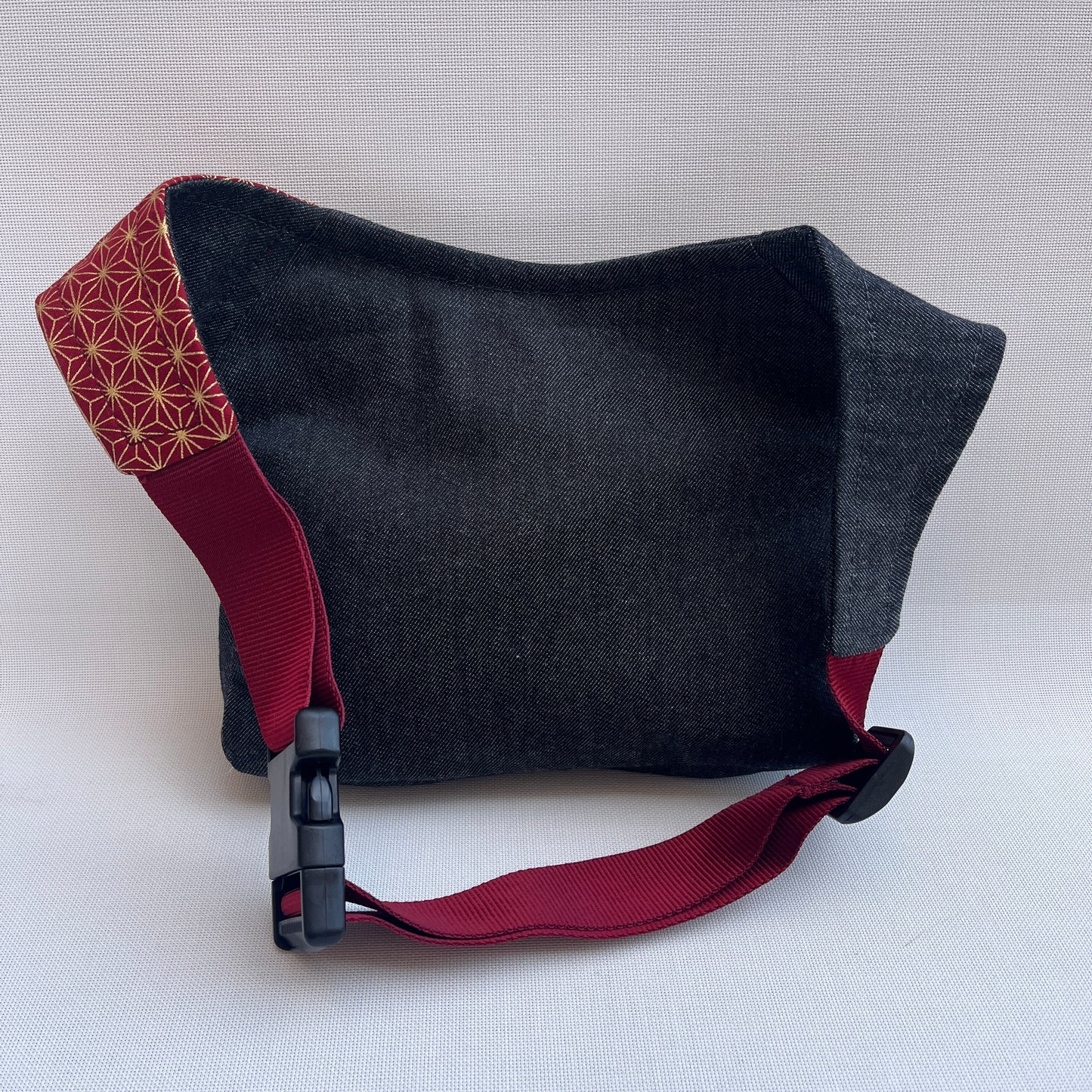 Special Black Jeans Geometric Golden · Pieza Única Núm. 13171