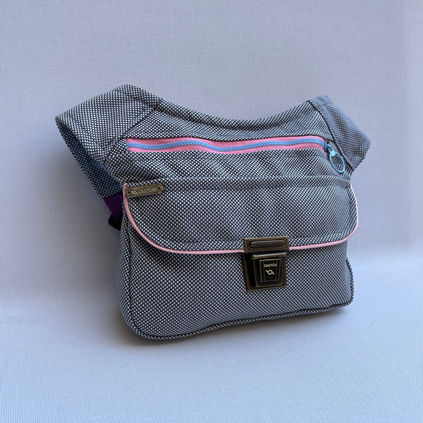 Special GraySand + Back pocket · Waterproof · Unique Piece No. 12467