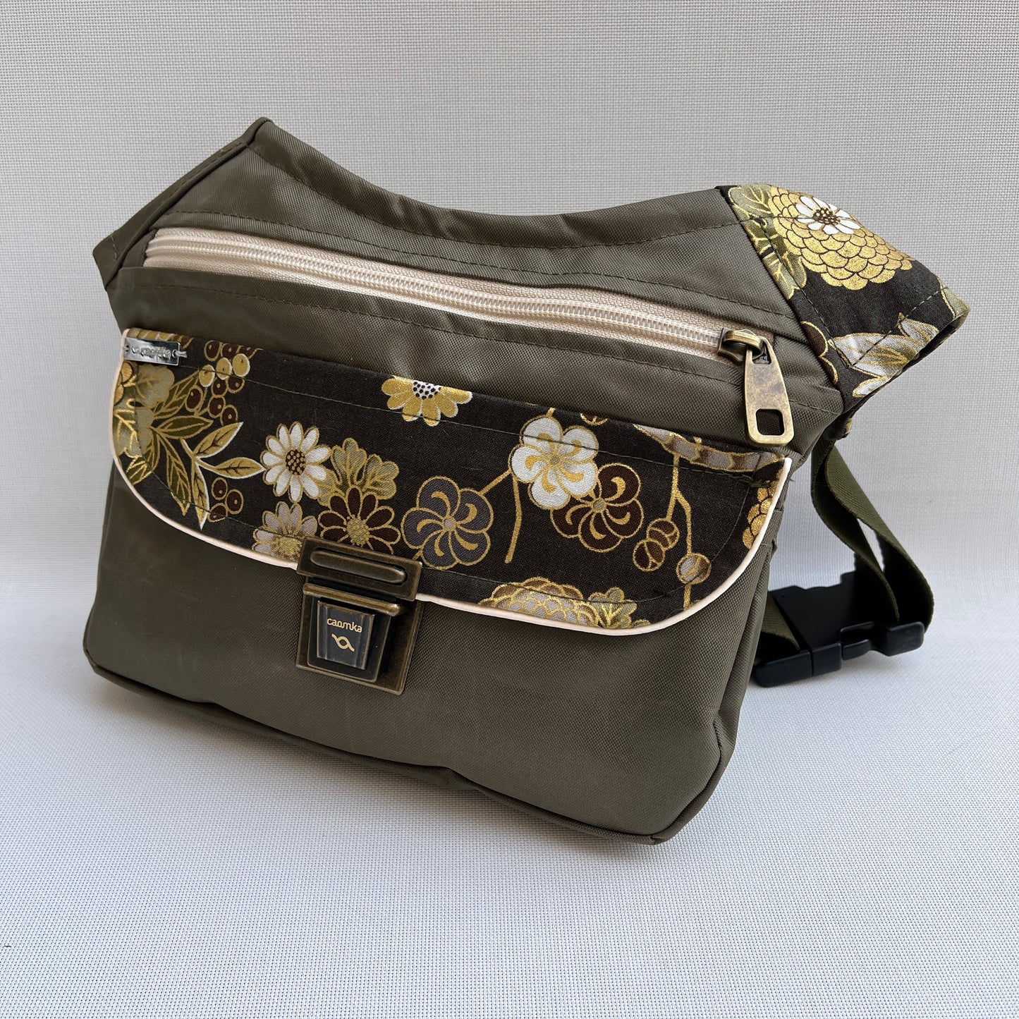 Special Kaki &amp; Flowers + Back pocket · Waterproof · Unique Piece No. 11583