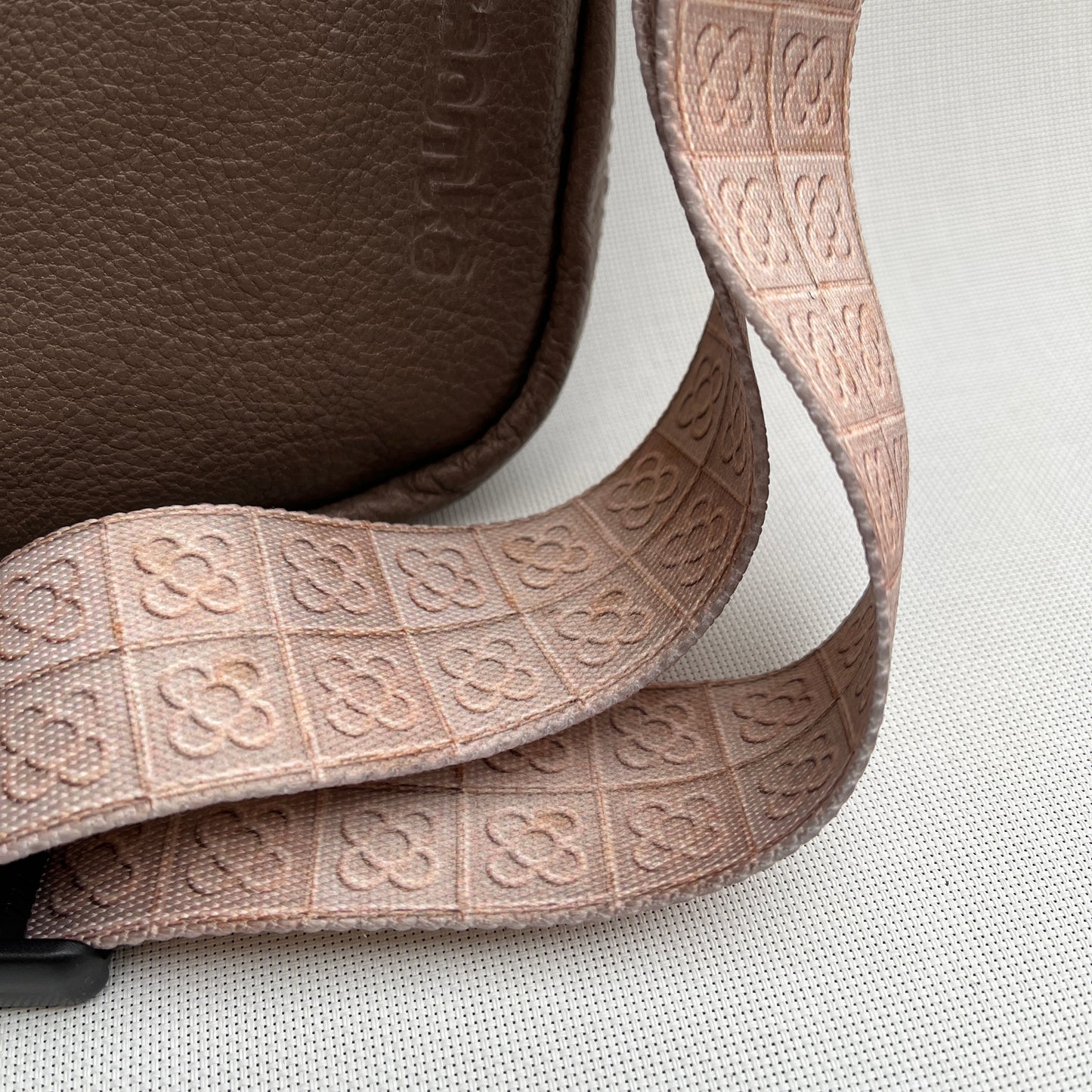 Special Taupe & Panot · Piel natural BioCuir® · Pieza Exlcusiva Núm. 10883