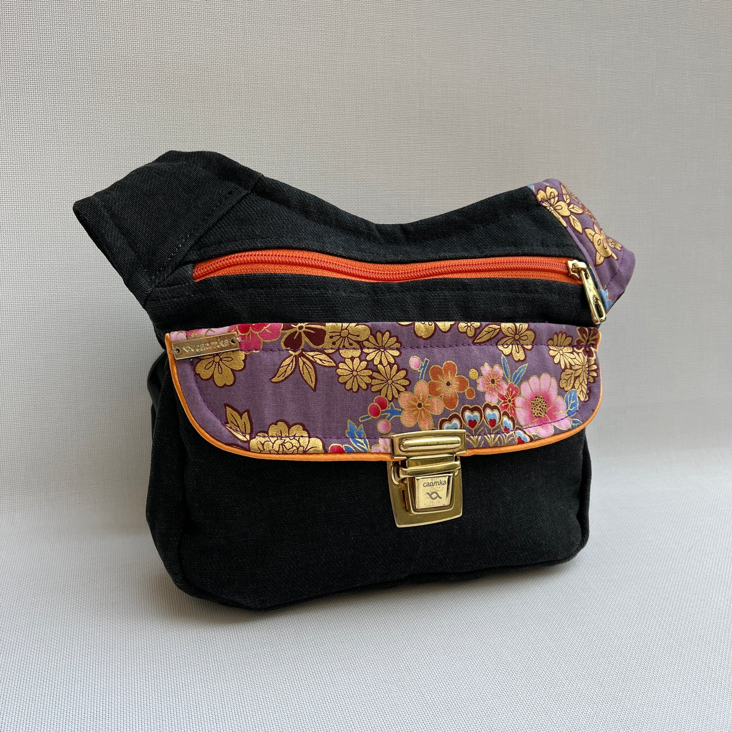 Special Black Jeans & Flowers · Pieza Única Núm. 11577