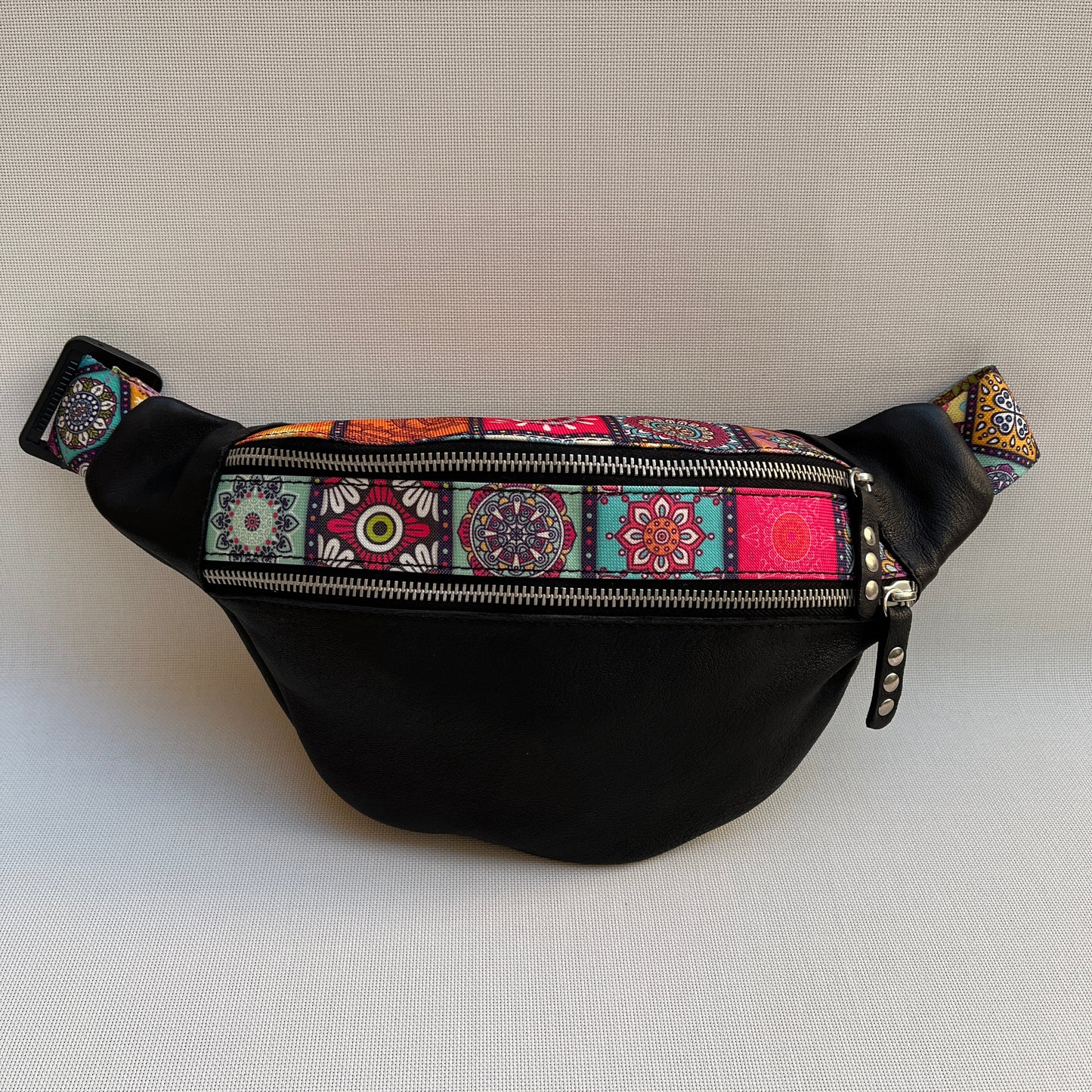 Retro Chic Special Black Mandalas · Piel natural BioCuir® · Pieza Única Núm. 10790