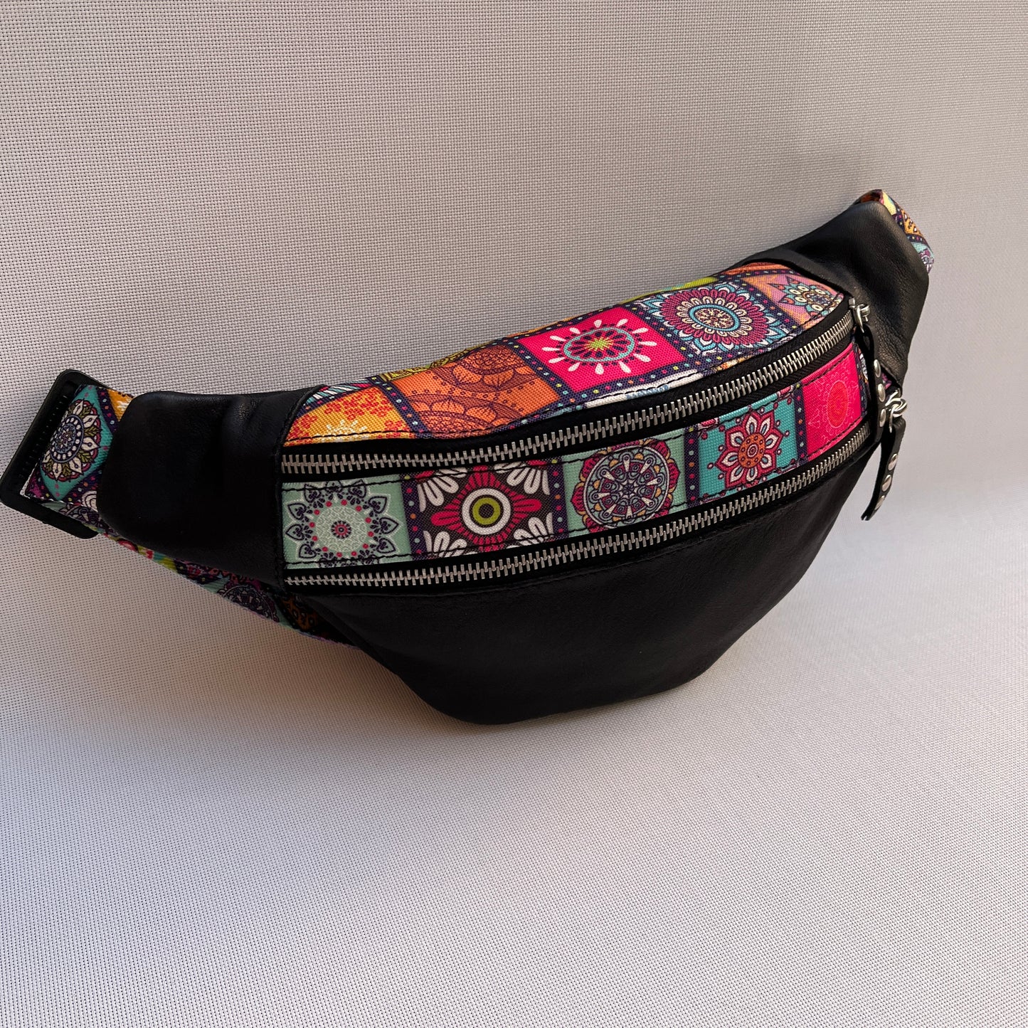 Retro Chic Special Black Mandalas · Piel natural BioCuir® · Pieza Única Núm. 10790