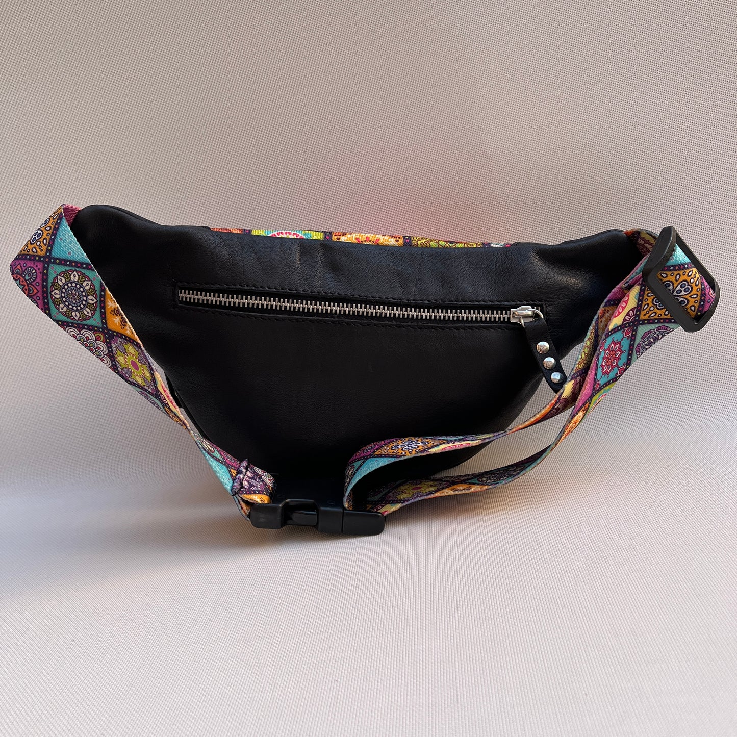 Retro Chic Special Black Mandalas · Piel natural BioCuir® · Pieza Única Núm. 10790