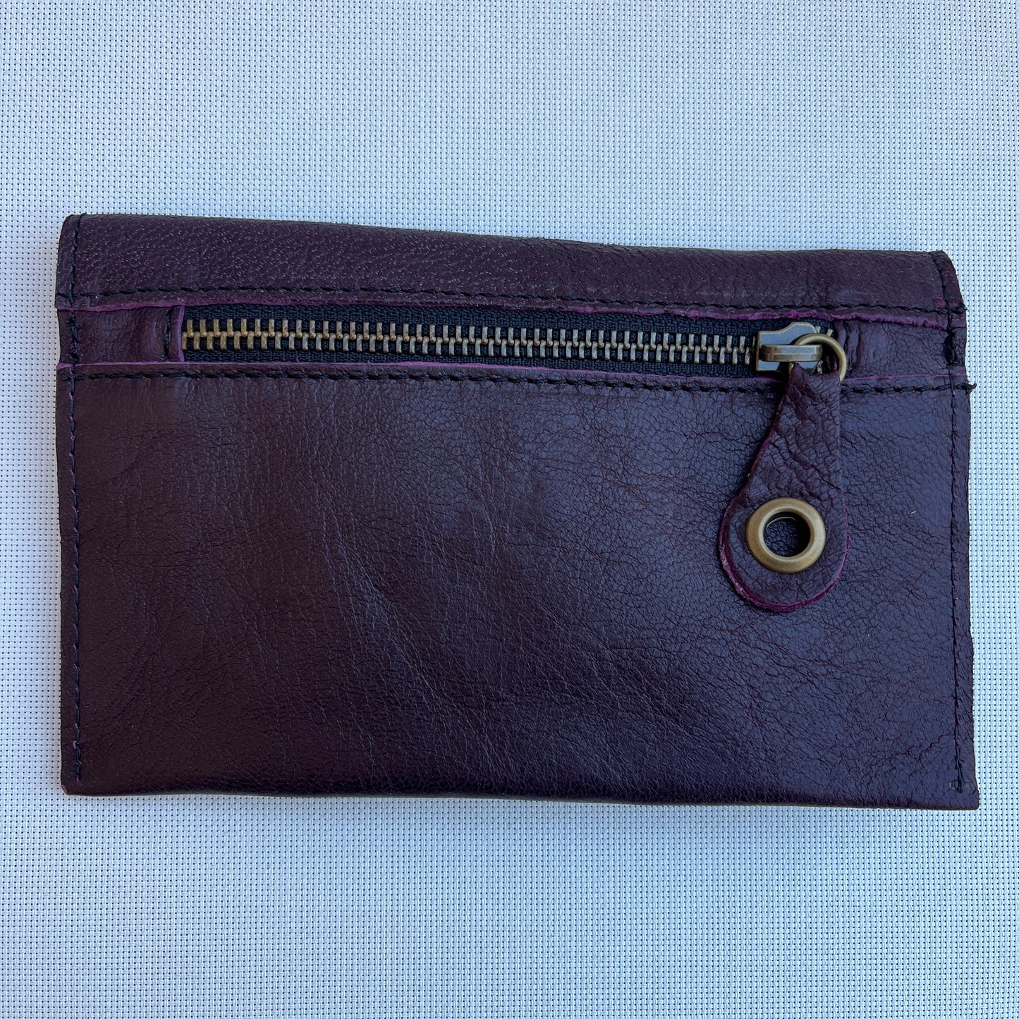 Monedero Plano CAOMKA · Piel natural BioCuir® · Pieza Exclusiva Núm. 13180