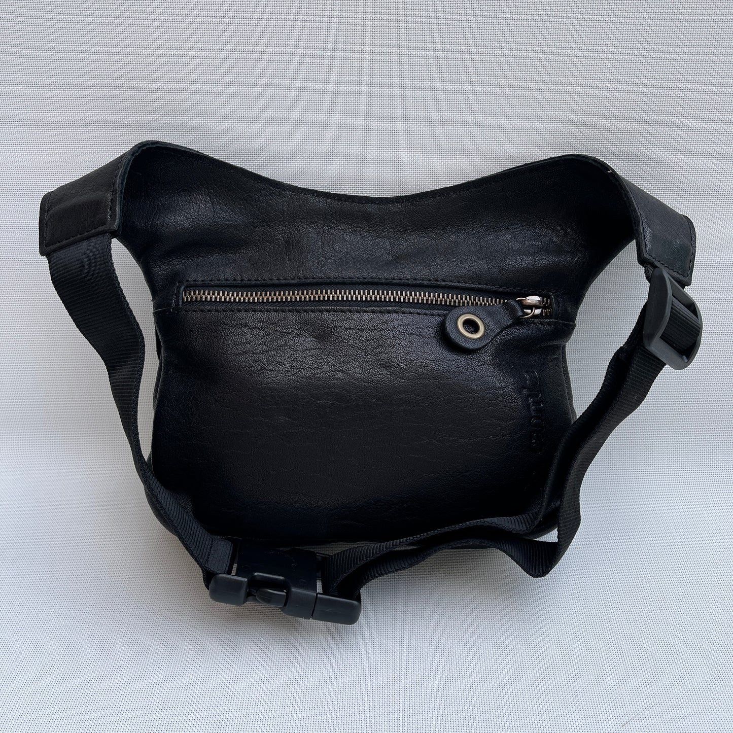 Special Black & Dots · Piel natural BioCuir® Pieza Exclusiva Núm. 12501
