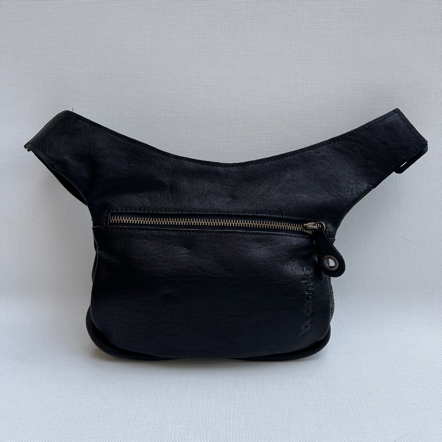 Special Black & Dots · Piel natural BioCuir® Pieza Exclusiva Núm. 12501