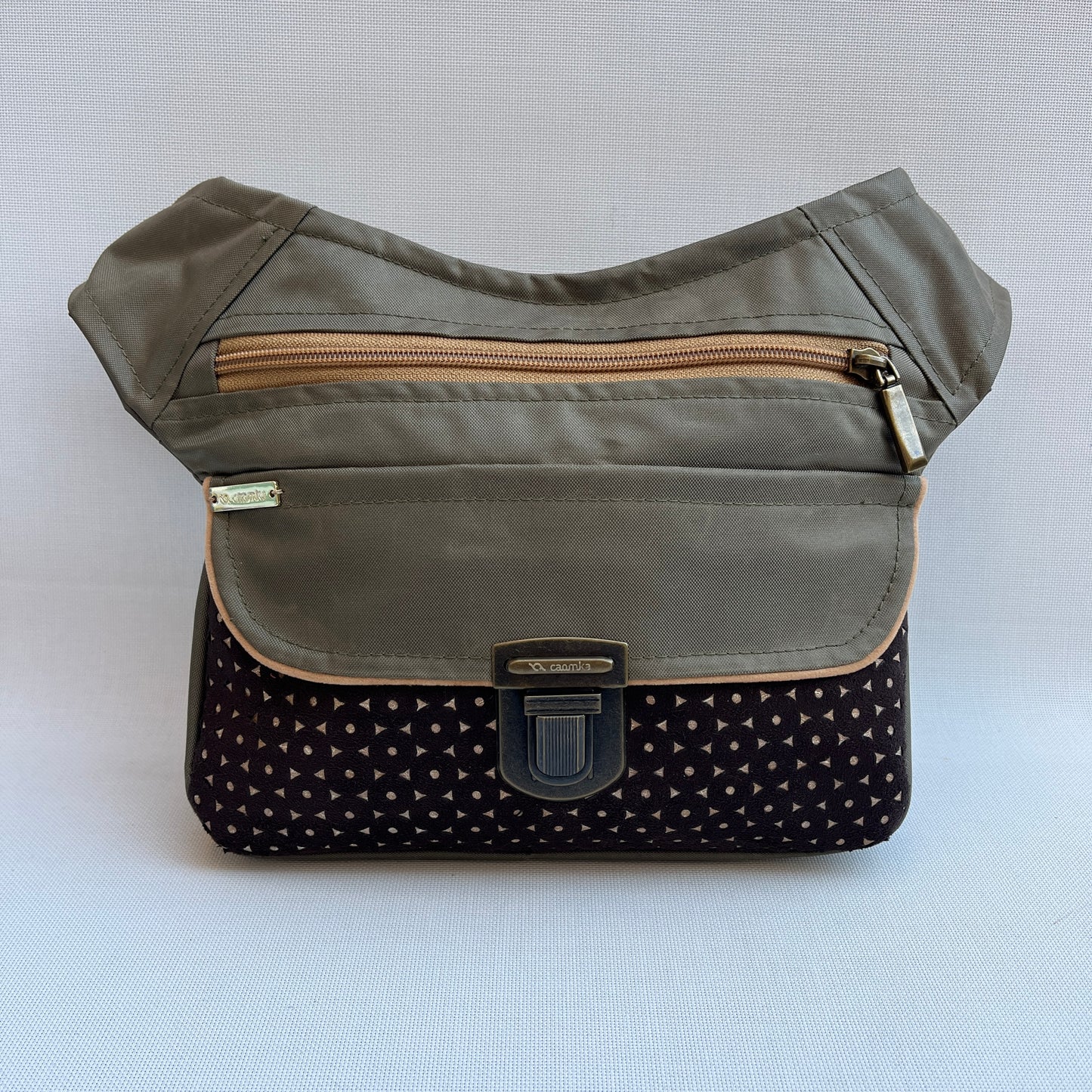 Special Green Kaki Top · Impermeable + Bolsillo trasero extra · Pieza Única Núm. 13264