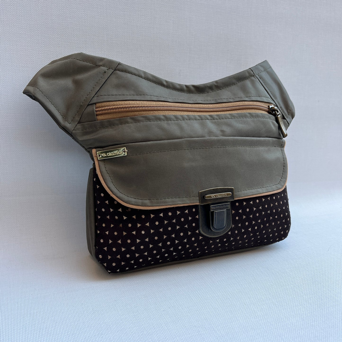 Special Green Kaki Top · Impermeable + Bolsillo trasero extra · Pieza Única Núm. 13264