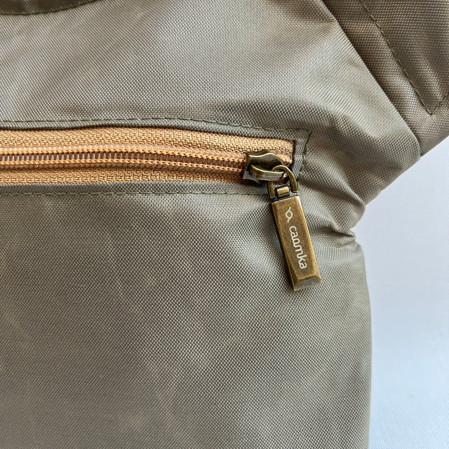 Special Green Kaki Top · Impermeable + Bolsillo trasero extra · Pieza Única Núm. 13264