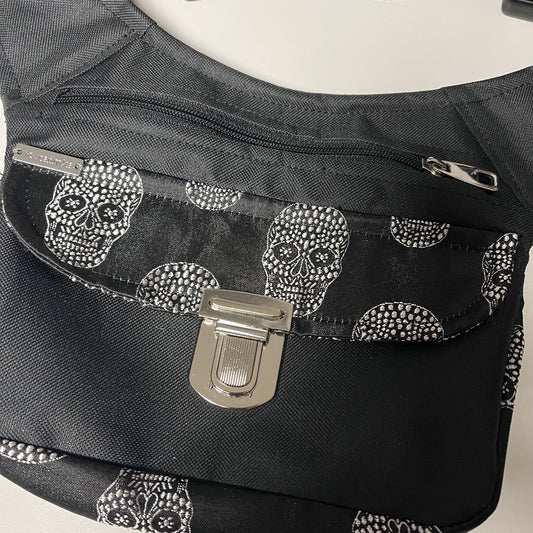 Special Black Skulls + Bolsillo trasero · Pieza Única Núm. 10747