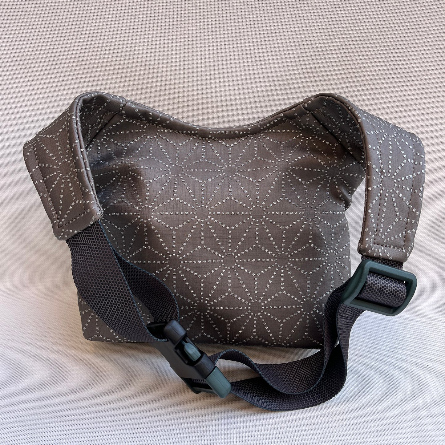 Special Brown & Geometric · Polipiel Vegana · Pieza Exclusiva Núm. 13286