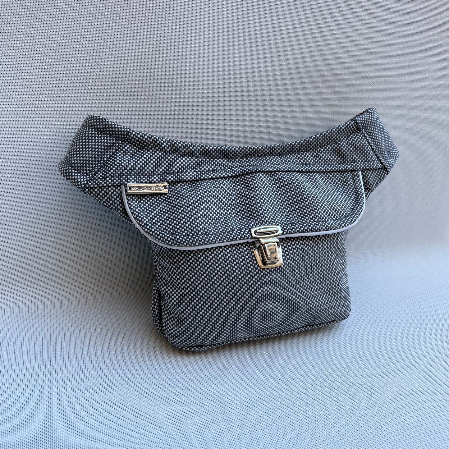 Mini Gray Class · Waterproof · Unique Piece No. 12562