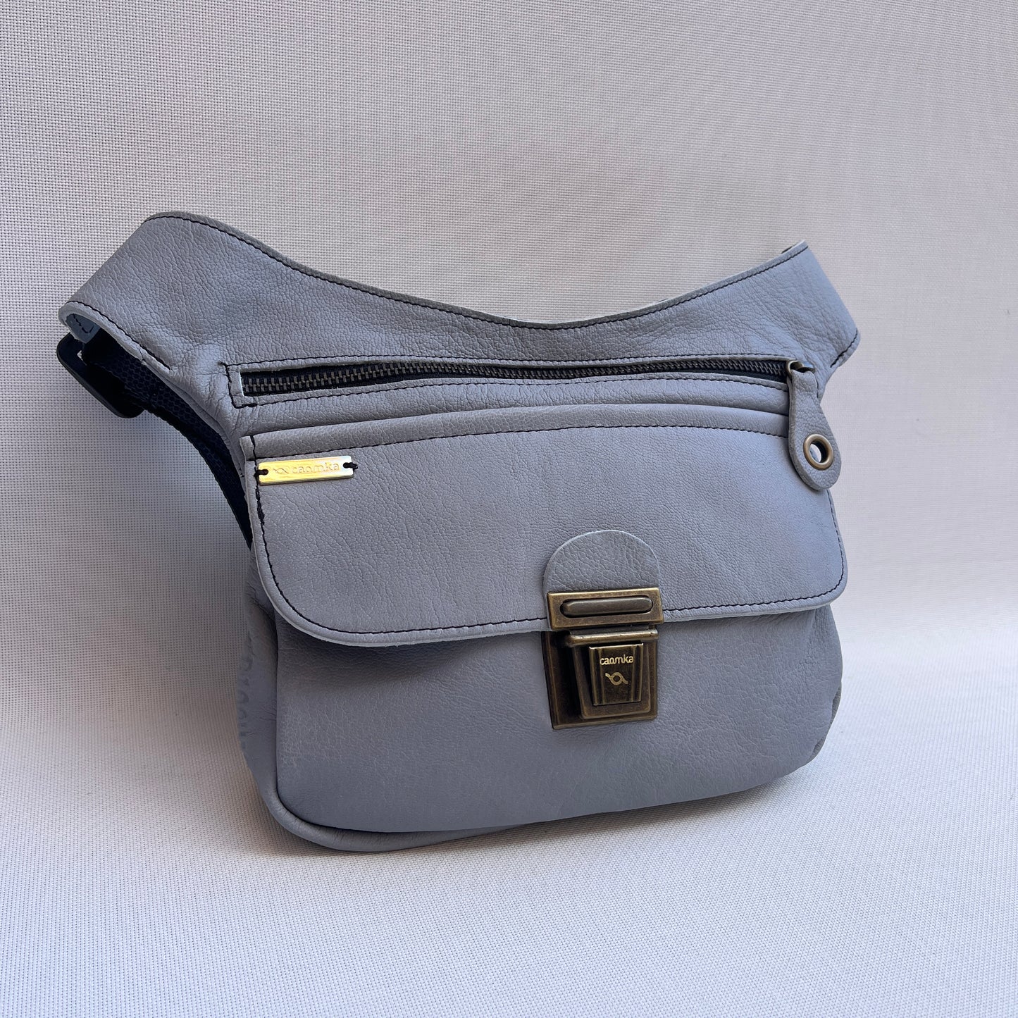 Special Gris Perla & Old Gold · Piel natural BioCuir® · Pieza Exclusiva Núm. 13249