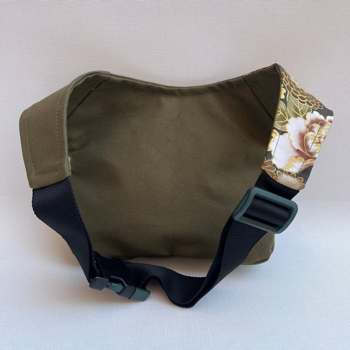 Special Green Kaki & Flowers · Pieza Única Núm. 13311