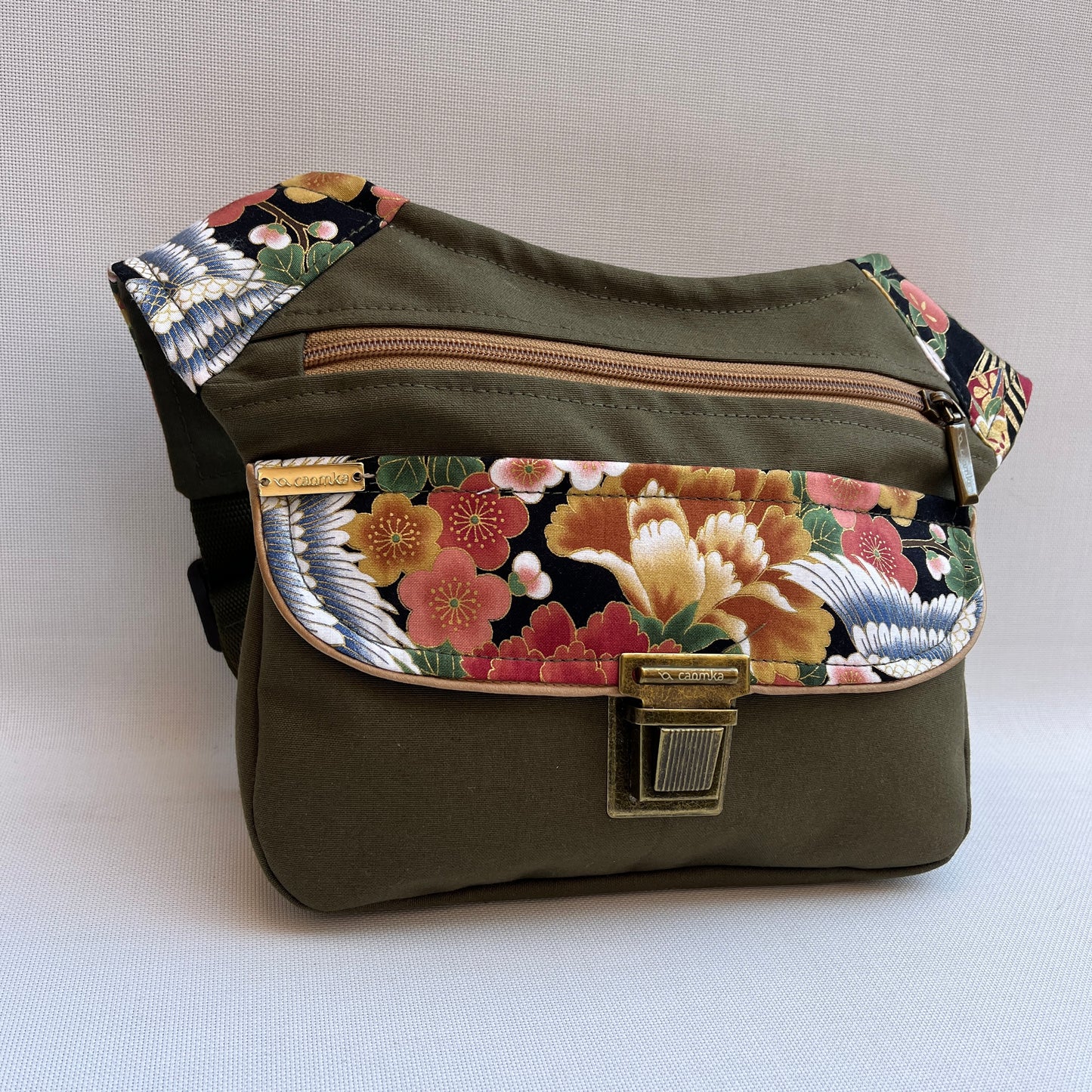 Besonderes grünes Kaki &amp; Blumen Einzelstück Nr. 13337