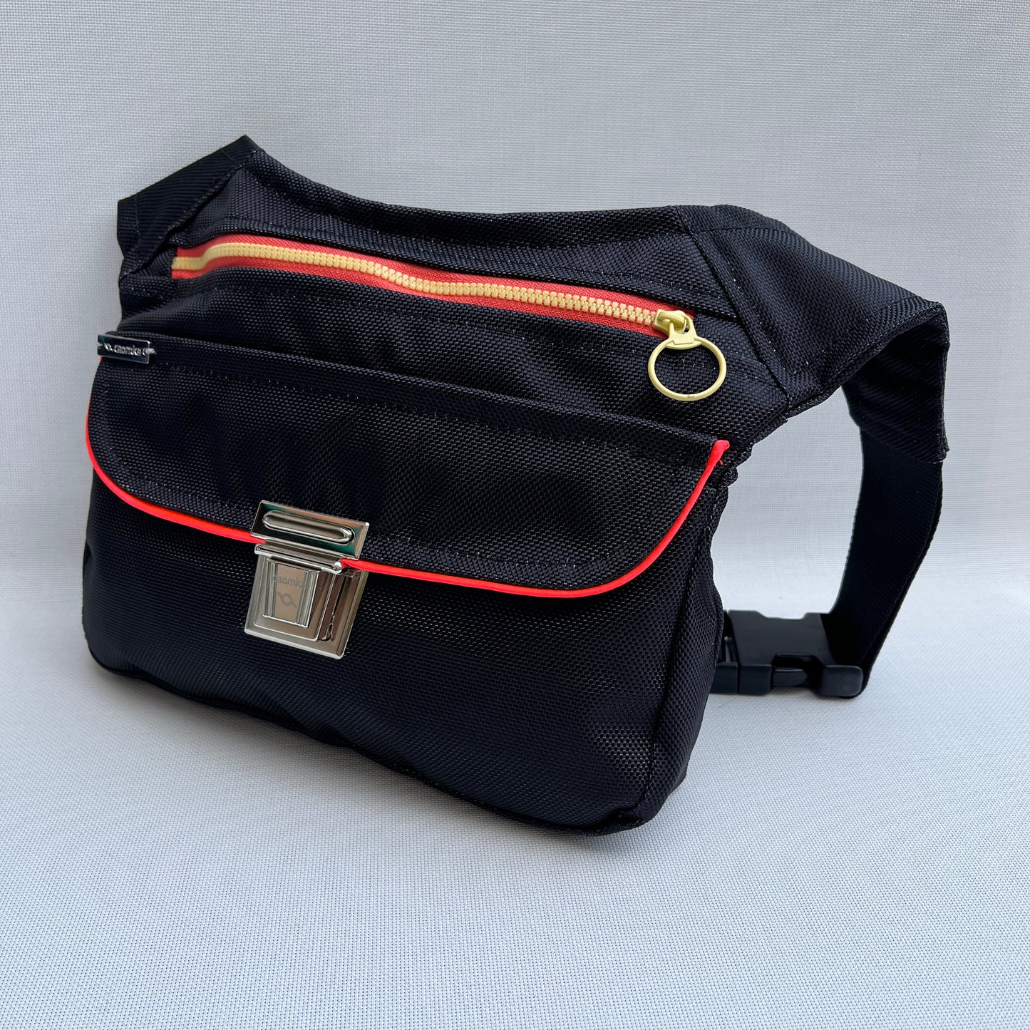 Special Black Fantasy + Gesäßtasche Einzelstück Nr. 12571