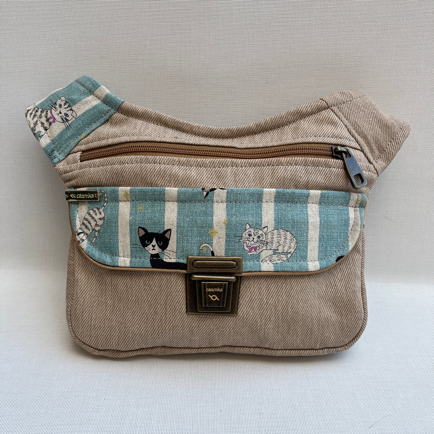 Special Jeans Sand & Cats + Bolsillo trasero · Pieza Única Núm. 12574