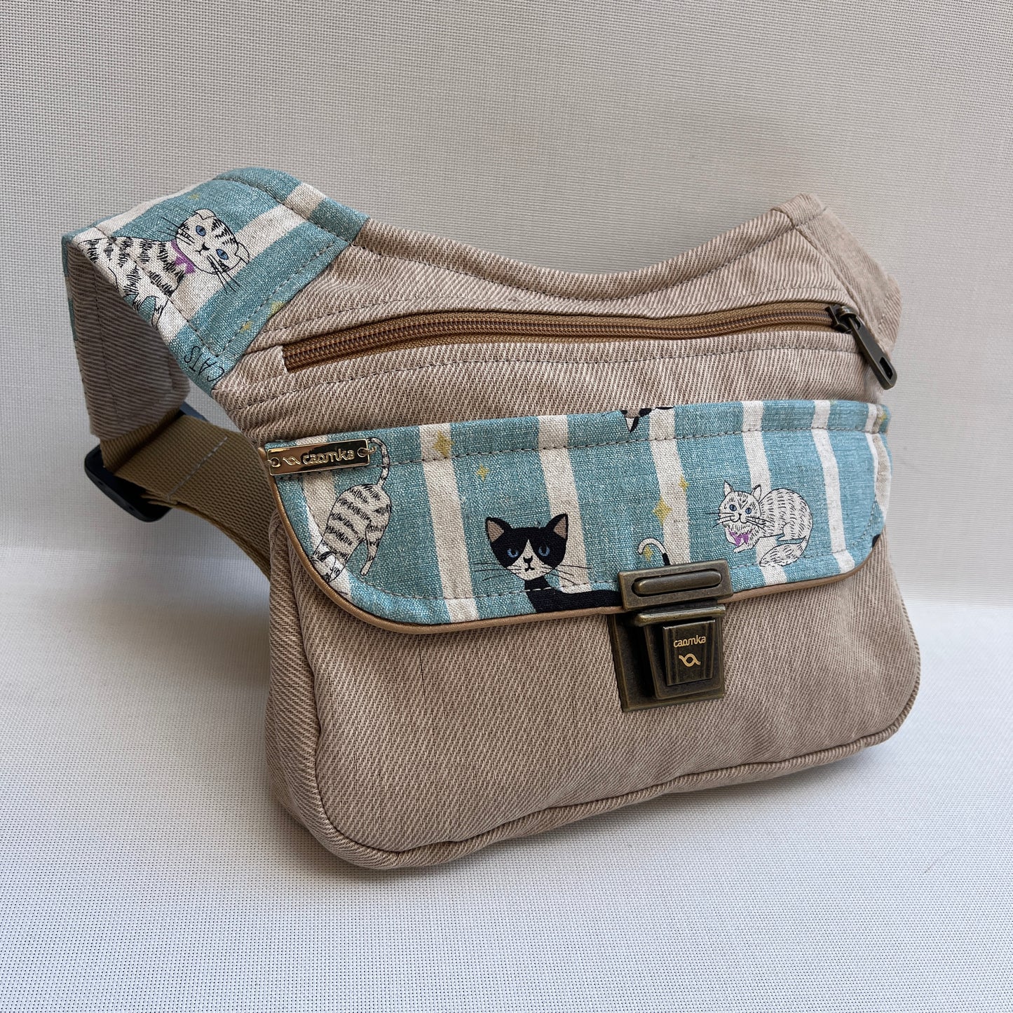 Special Jeans Sand & Cats + Bolsillo trasero · Pieza Única Núm. 12574