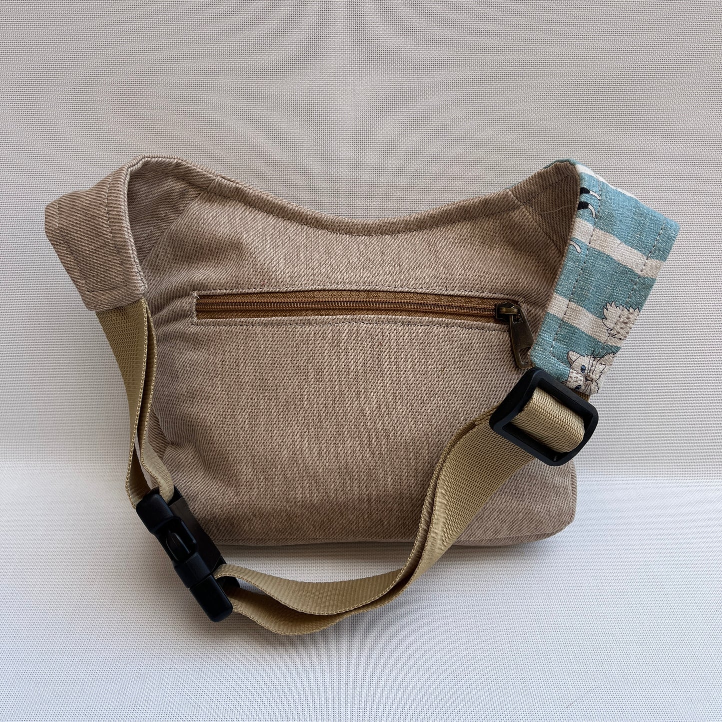 Special Jeans Sand & Cats + Bolsillo trasero · Pieza Única Núm. 12574