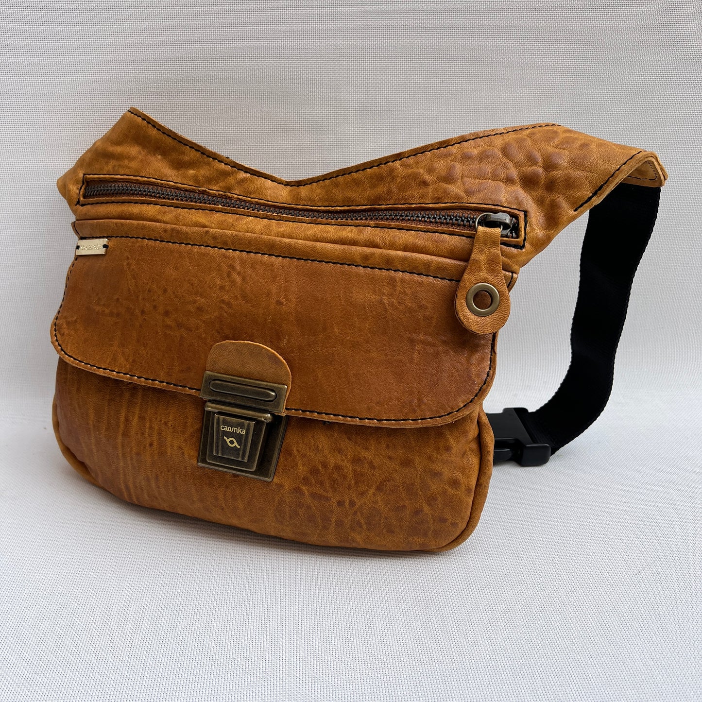 Special Camel Brown & Old Gold · Piel natural BioCuir® · Pieza Exclusiva Núm. 13360