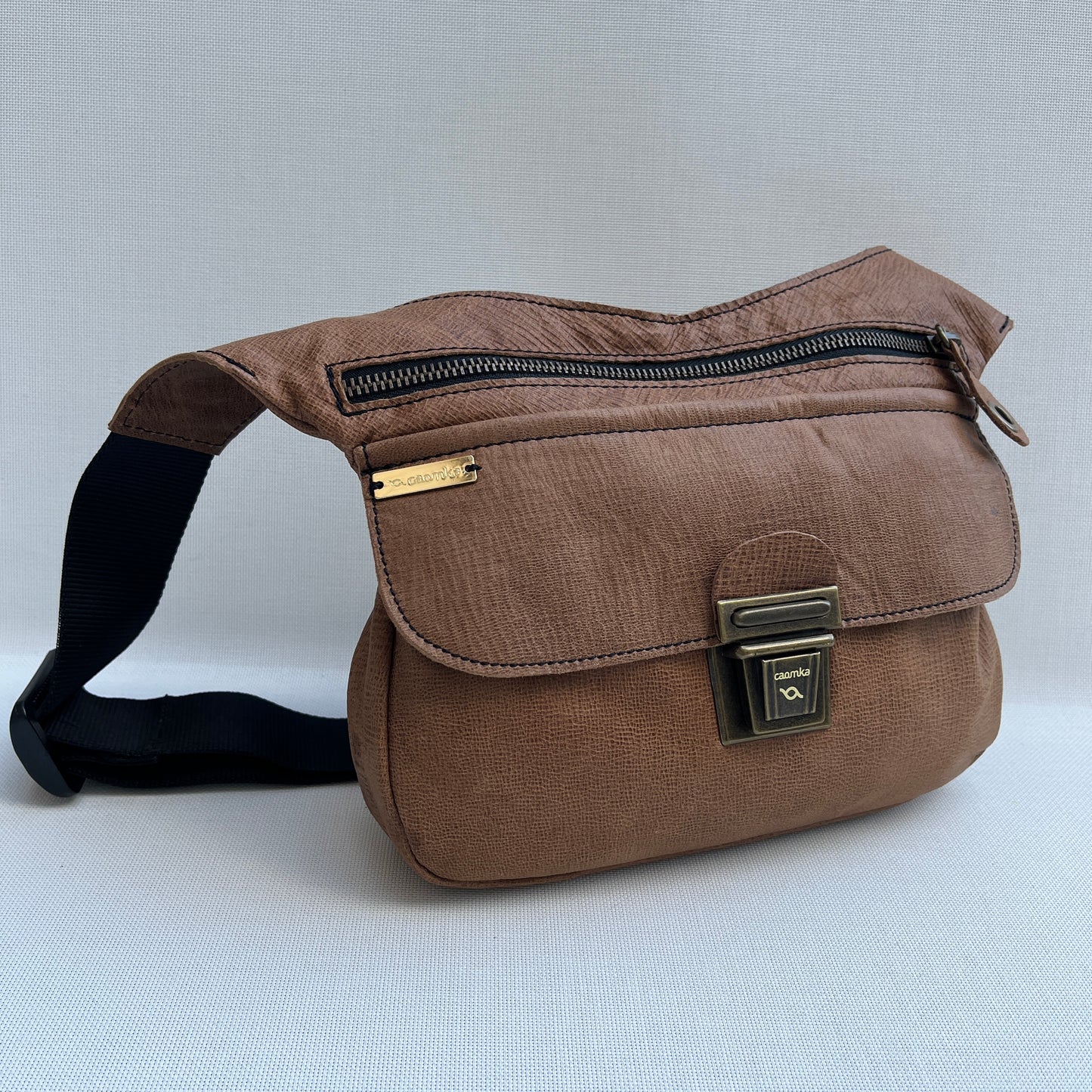 Special Brown & Old Gold · Piel natural BioCuir® · Pieza Exclusiva Núm. 12859
