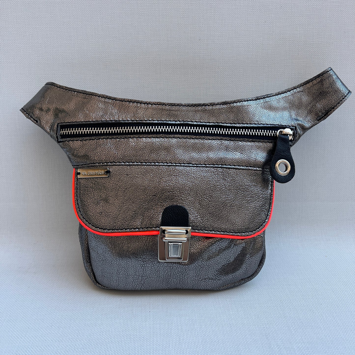 Mini Special Metal Gray · Piel natural BioCuir® · Pieza Única Núm. 13377