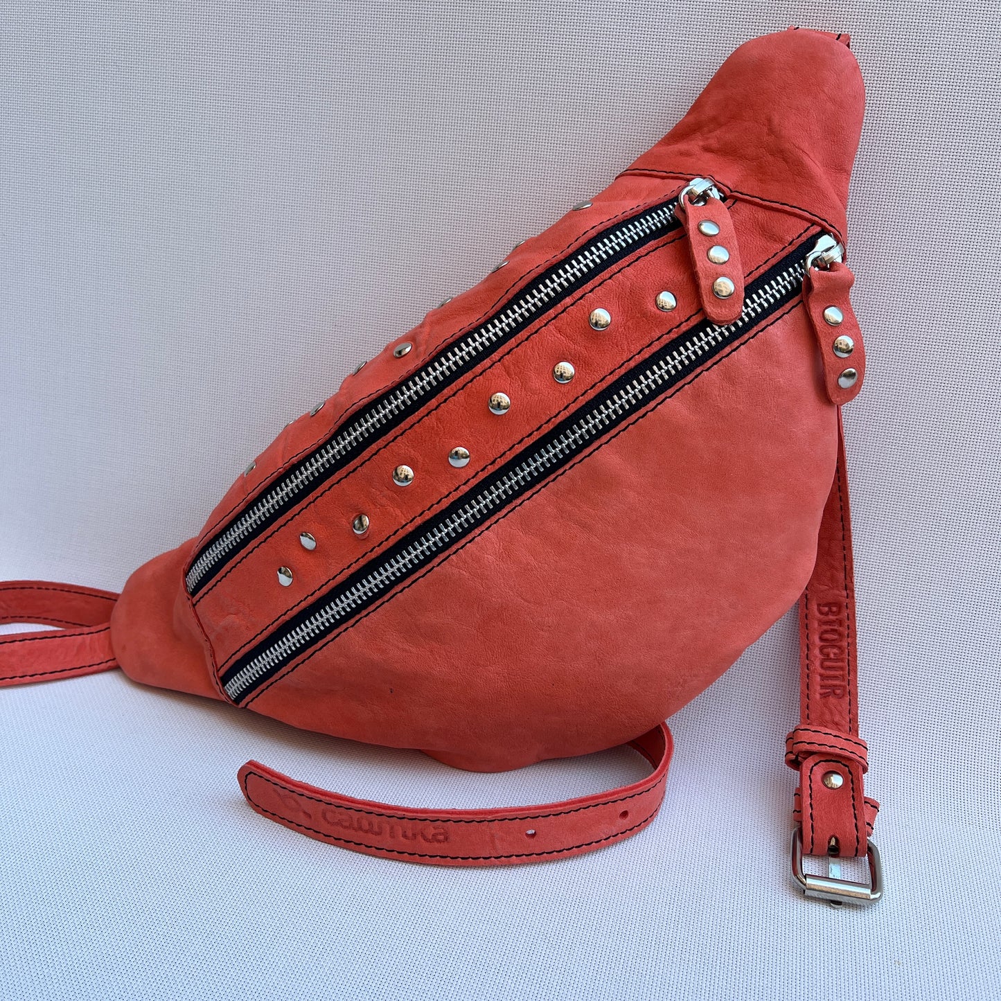 Premium Retro Chic Orange · Piel natural BioCuir® · Pieza Exclusiva Núm. 12652