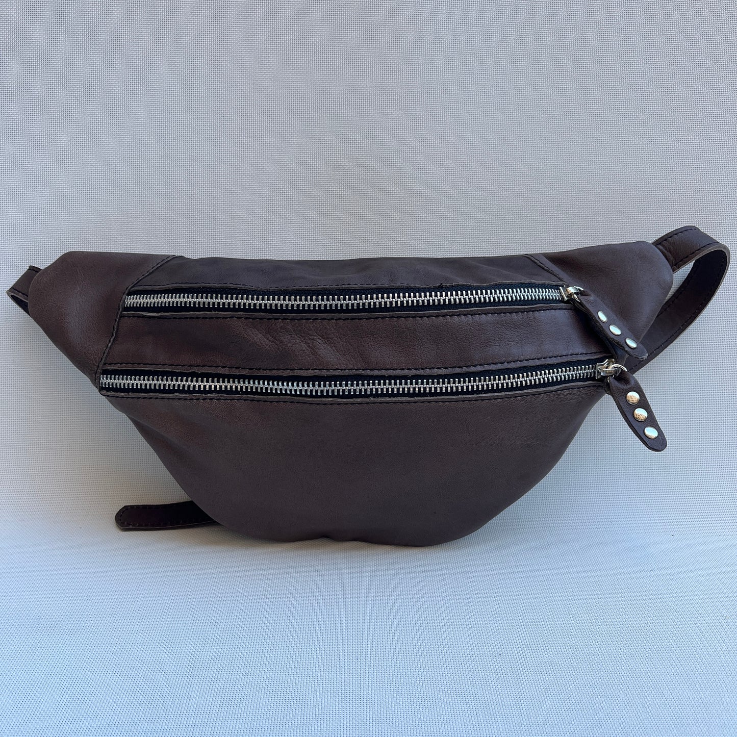 Retro Chic Taupe BioCuir® Natural Leather Exclusive Piece No. 12657