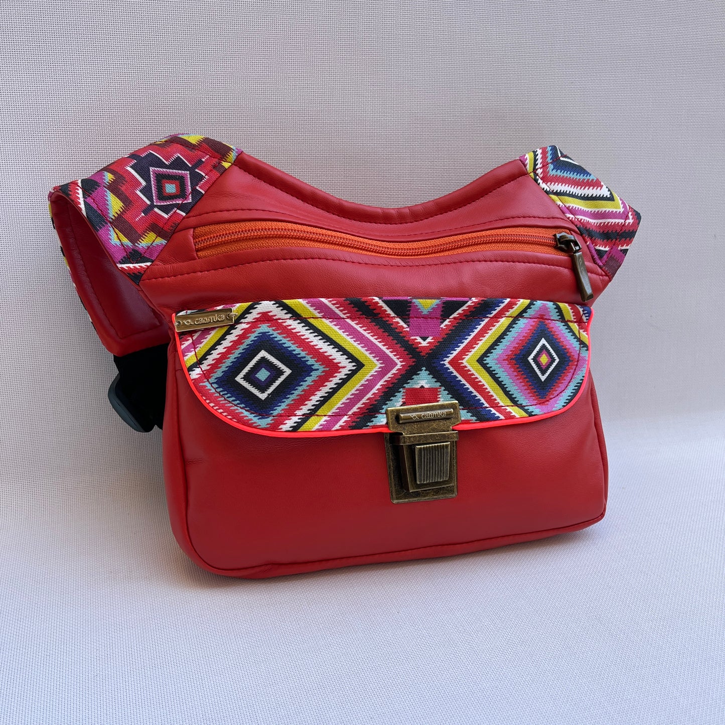 Special Red & Etnical Colors · Polipiel Vegana · Pieza Única Núm. 13461