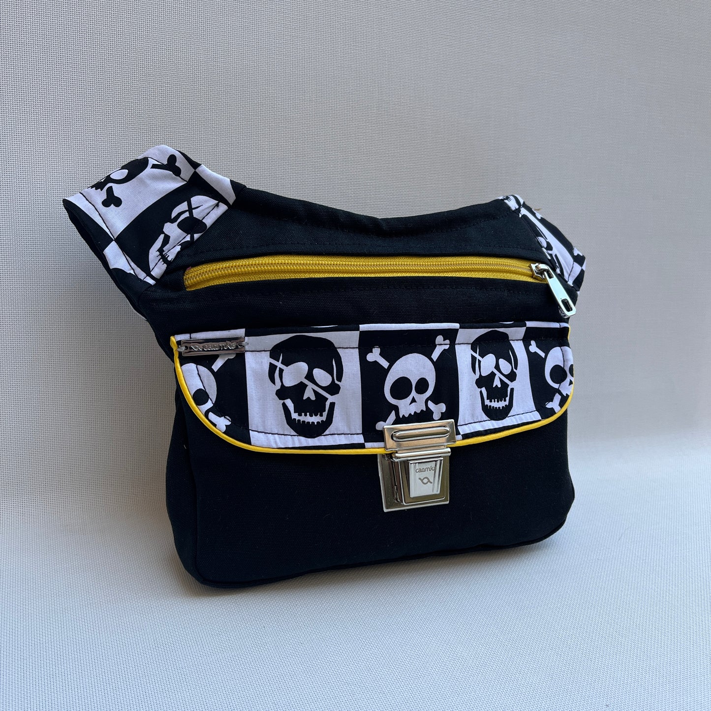 Special Black & Skulls · Pieza Única Núm. 11837