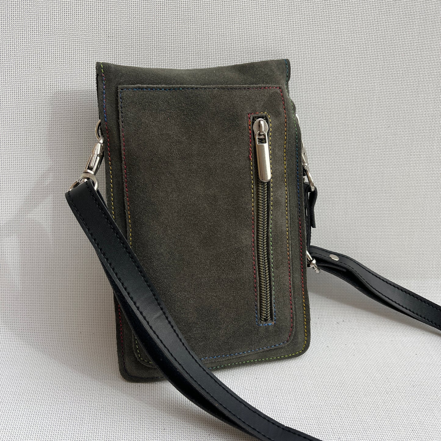 Porta Móvil · Diseño Fuego · Piel Serraje ·