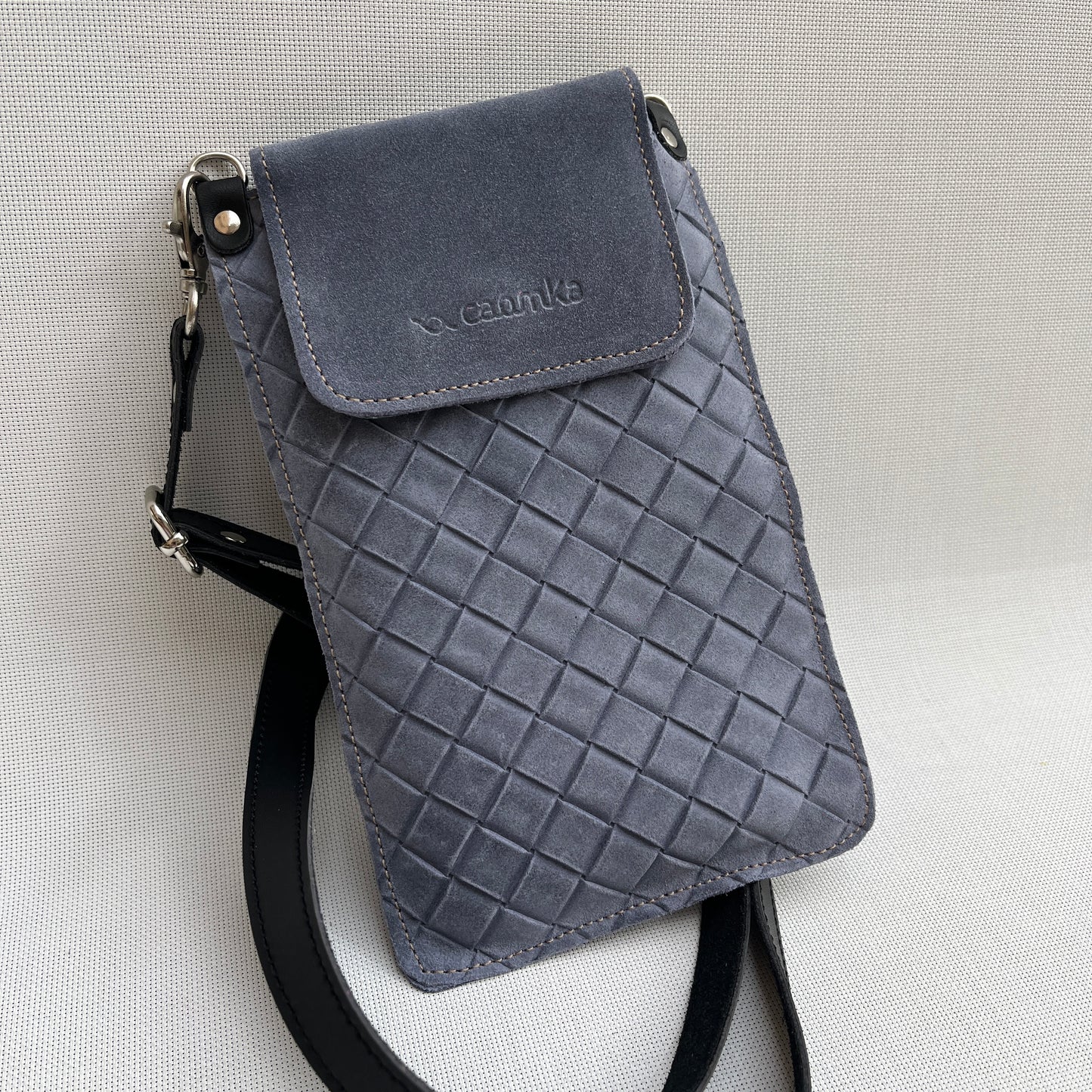 Porta Móvil · Diseño Tierra · Piel Serraje Trenzado · Azul