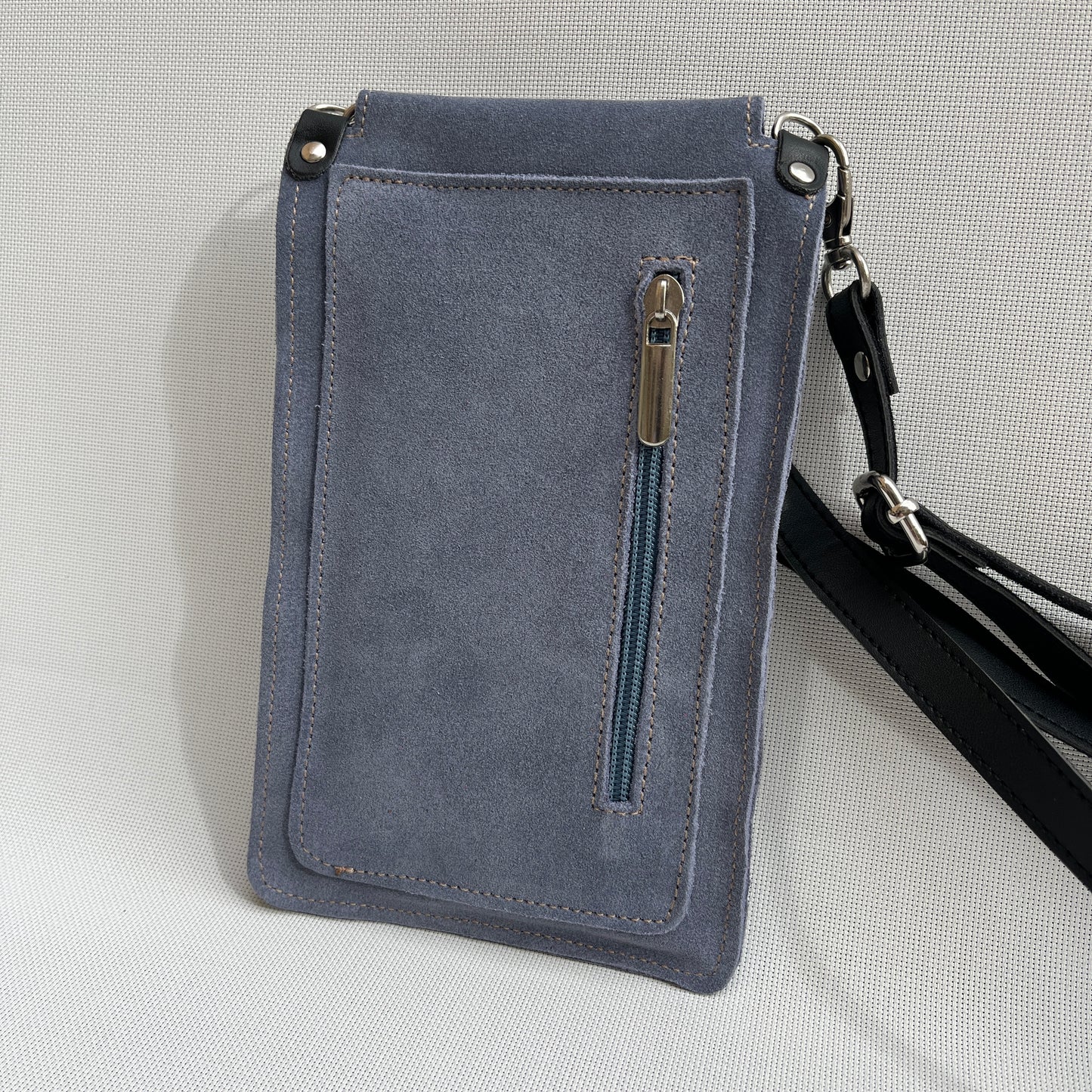 Porta Móvil · Diseño Tierra · Piel Serraje Trenzado · Azul