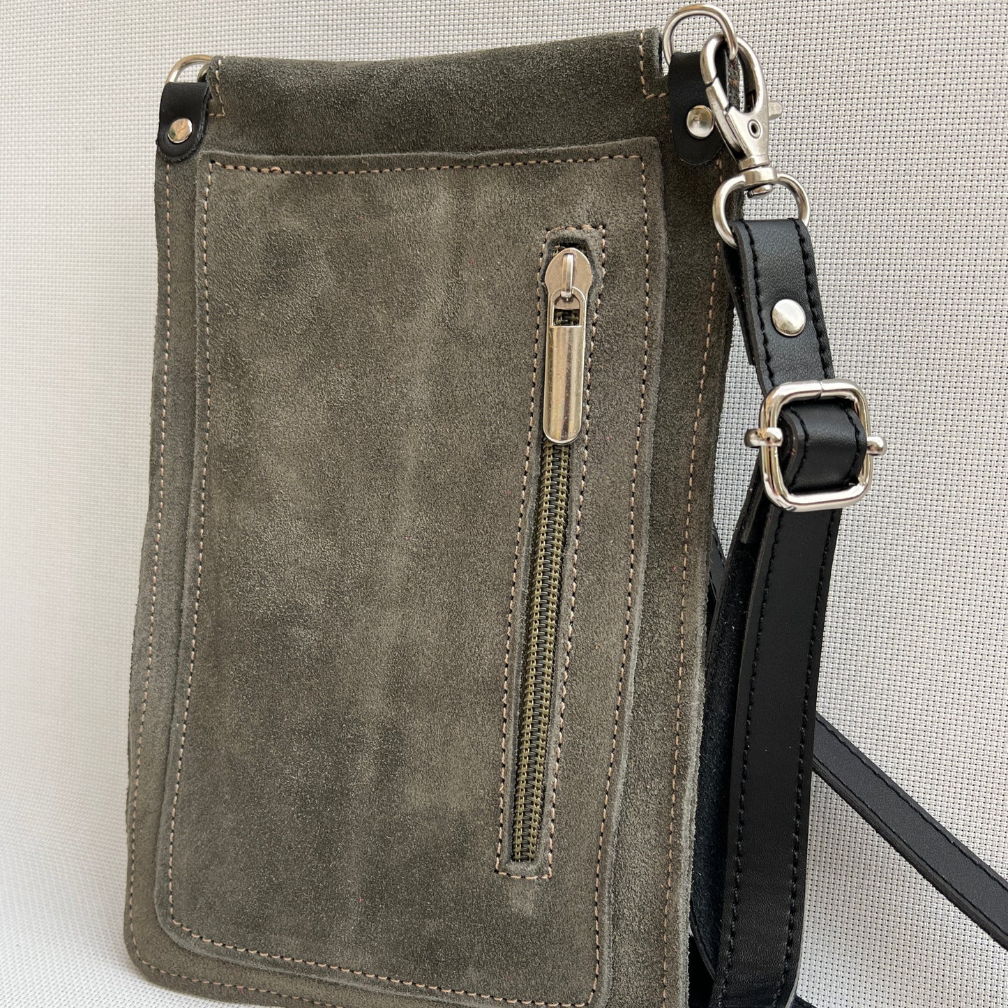 Mobile Holder Earth Design Braided Split Leather Bottle Green