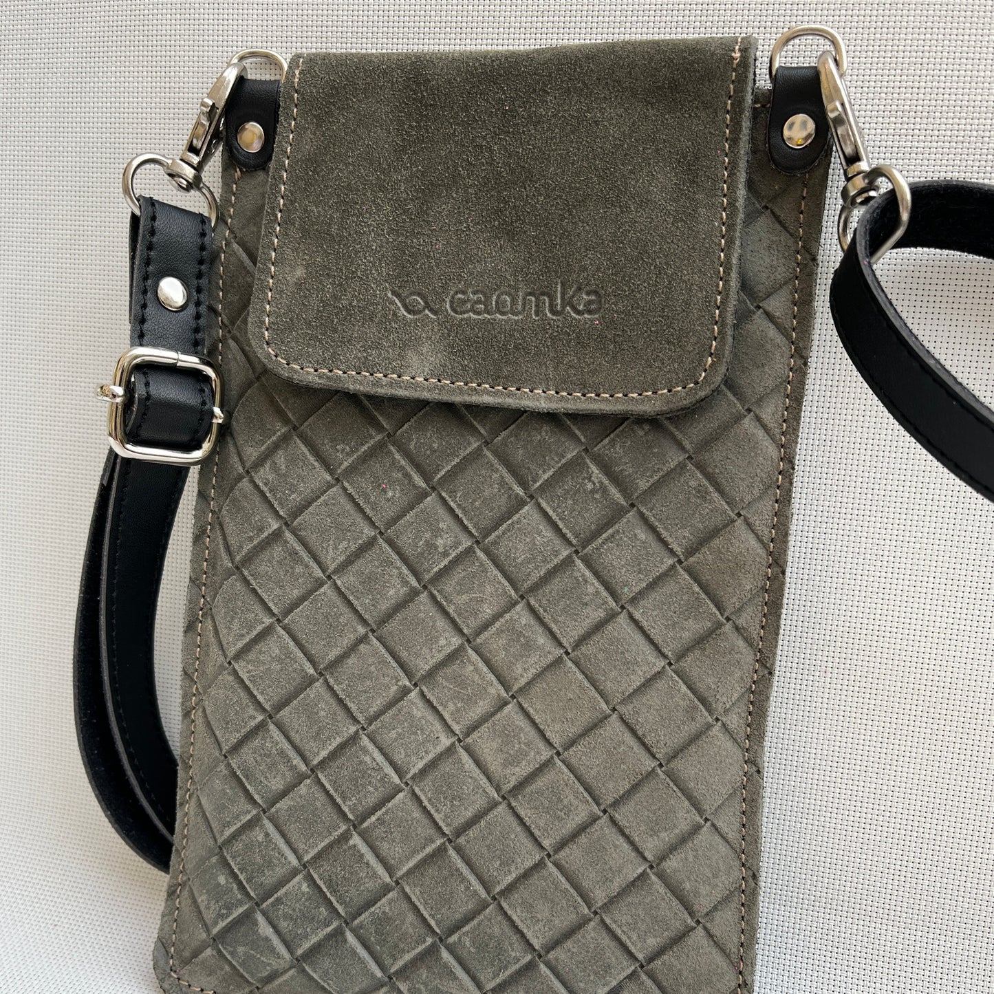 Mobile Holder Earth Design Braided Split Leather Bottle Green