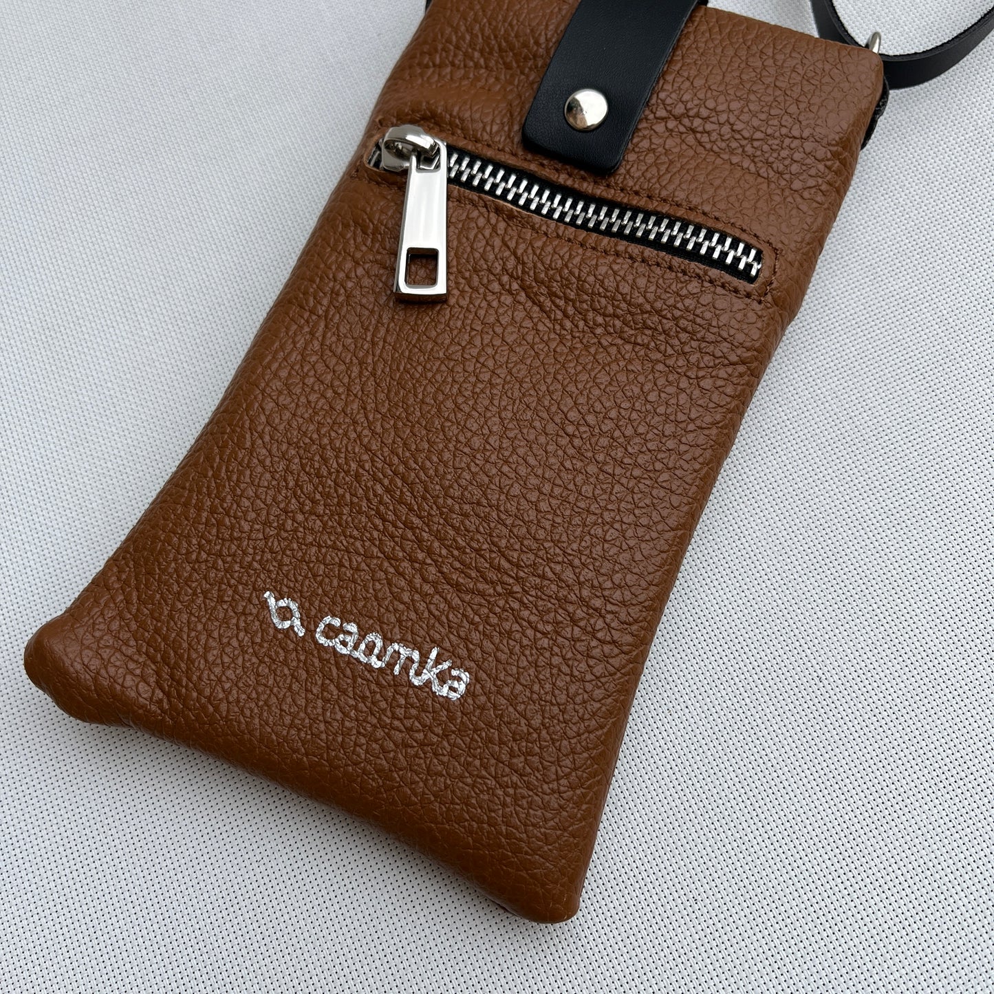 Porta Móvil · Diseño Alfa · Piel natural · Marrón