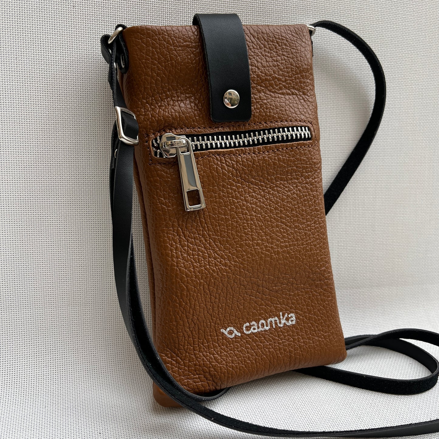 Porta Móvil · Diseño Alfa · Piel natural · Marrón