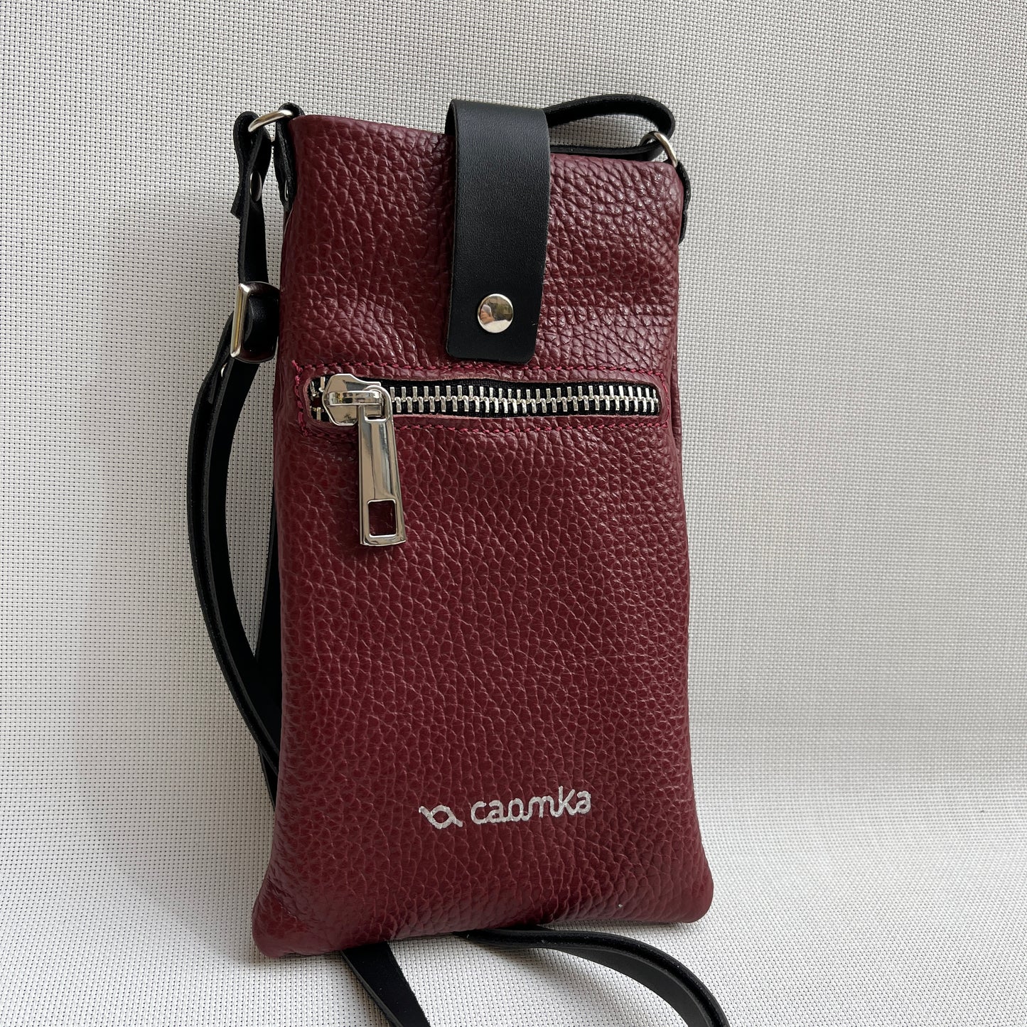 Porta Móvil · Diseño Alfa · Piel natural · Burdeos