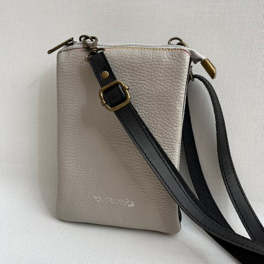Mobile Holder · Top Design · Natural leather · Pearl