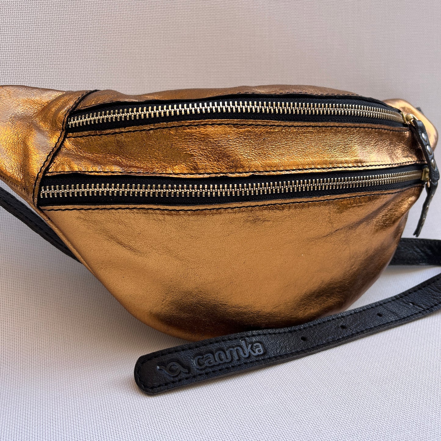 Special Metal Golden Retro Chic · Piel natural BioCuir® · Pieza Única Núm. 13456