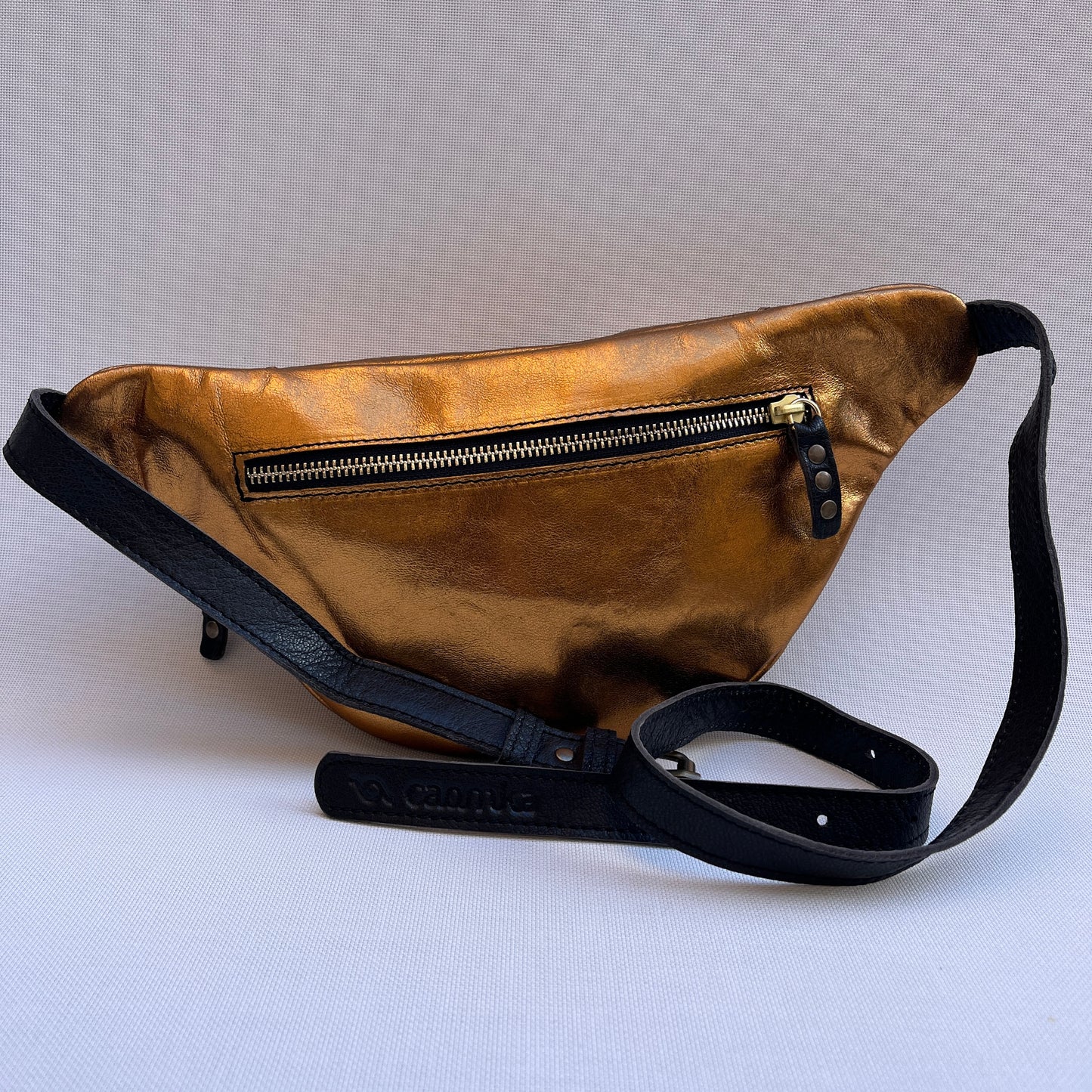 Special Metal Golden Retro Chic · Piel natural BioCuir® · Pieza Única Núm. 13456