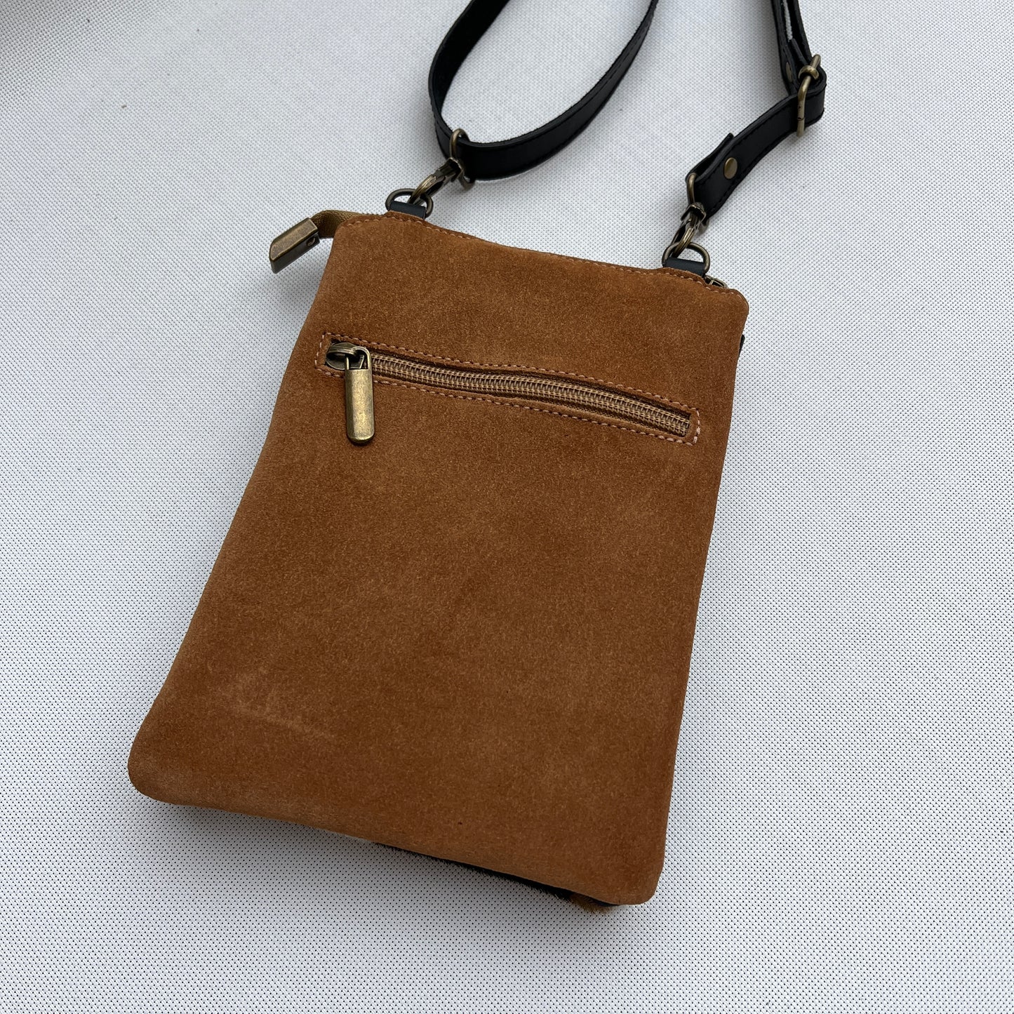 Porta Móvil · Diseño Vaca · Piel natural