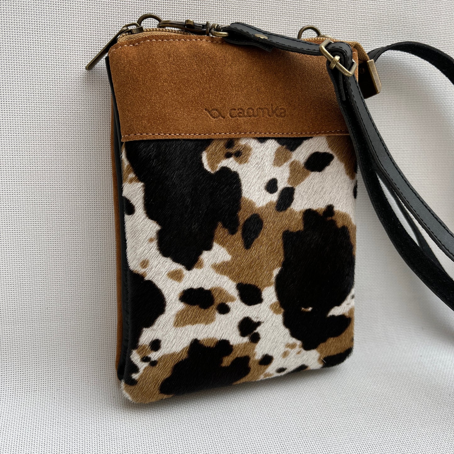 Porta Móvil · Diseño Vaca · Piel natural