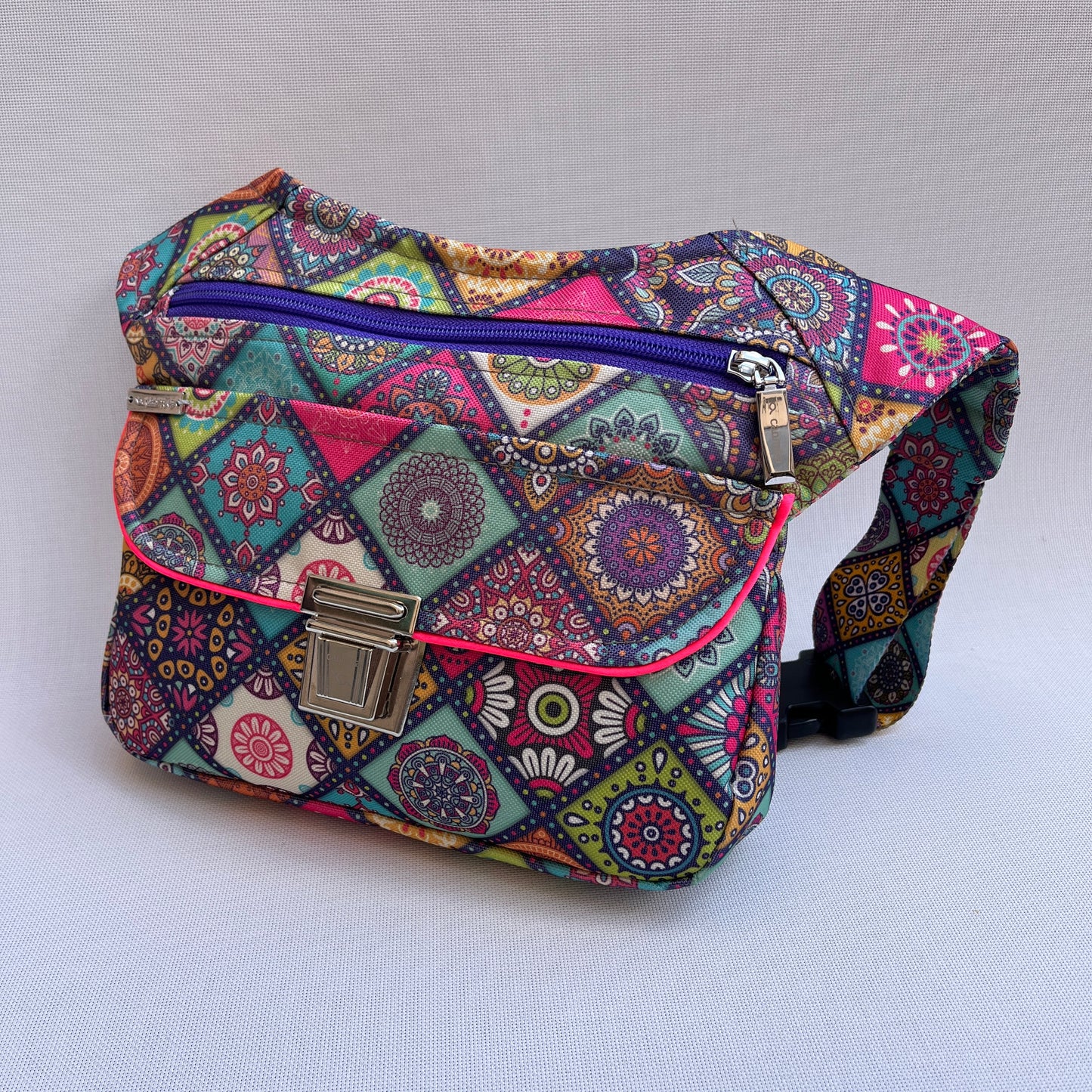 Spezielle quadratische Mandalas · Wasserdicht + Gesäßtasche · Einzelstück Nr. 10452