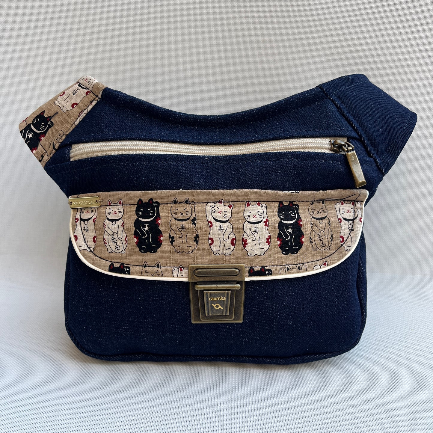 Special Jeans Maneki Neko · Pieza Única Núm. 12730