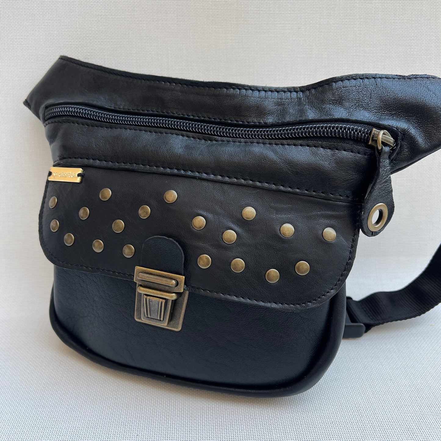 Mini Premium Black & Old Gold · Piel natural BioCuir® · Pieza Exclusiva Núm. 12680